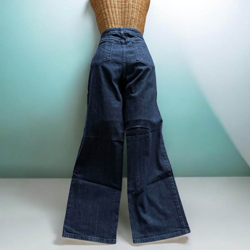 L.L Bean Women's Favorite Fit Curvy Fit Jeans Size 12 P Blue Denim Straight Leg